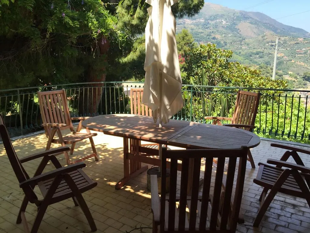 B&B Villa Zia Febronia Patti 3*,